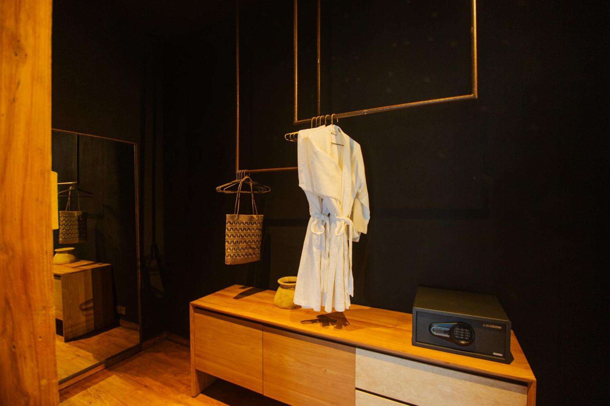 Oshom Bali At Nuanu Creative City Selemadeg Zimmer foto